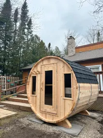 New In Sauble W Sauna & Hot Tub - Image 2