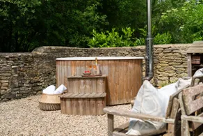 Luxury home with hot tub - Yew Tree Farmhouse - Image 2