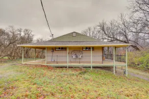 Vintage Coloma Home w/ Deck: Shop, Swim & Dine! - Image 4