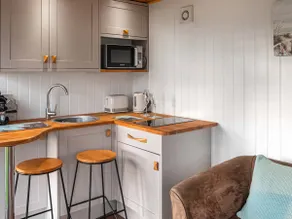 School Lodge - Image 5