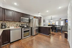 Dells Lake Villa - A Waterfront Luxury - Image 2