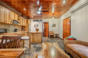 Flamingo Condo Min to Marina, Great Rates! - Image 4