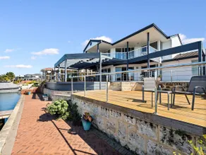 Cambria Island Retreat - Image 2