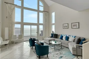Horton Beach Lake House: Summer Lakefront Getaway - Image 2