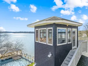 Hot Tub, 360 Lake Views, Movie Theatre, King Suite - Image 4
