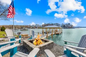 Hot Tub, 360 Lake Views, Movie Theatre, King Suite - Image 2