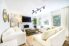 Luxury New Haven Stay • Pool, Gym & Cinema Room - Image 4