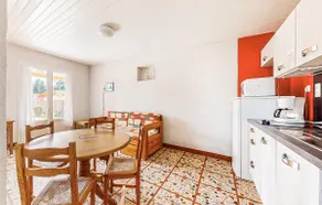 Lovely Holiday Home in Saint-Savinien with Garden - Image 4
