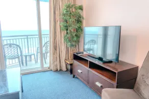 Towers On The Grove 724  Direct Oceanfront Suite  Sleeps 6 guests - Image 5