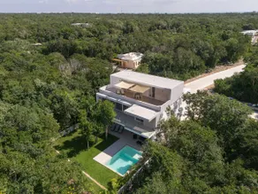 Luxury Villa 4 king Suites - Image 3