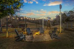 Near Blackberry Farms| Fire Pit | Hot Tub | Pets - Image 5