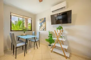 2BR condo near beach w/pool, balcony, & rooftop - Image 5