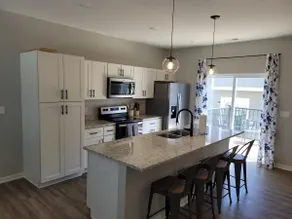 Stylish Family Townhome with Relaxing Deck Views - Image 2