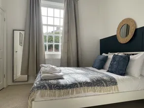 Comfy Modern Home, Entire flat, King size bed - Image 2