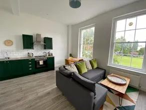 F3 Walkable to Racecourse! Sleeps 4 - Image 4