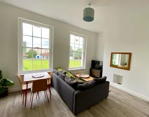 F3 Walkable to Racecourse! Sleeps 4 - Image 5