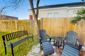 2BR Craftsman near beach with enclosed yard - Image 3