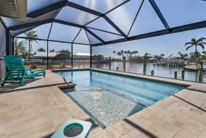 Waterfront Paradise 2/2 Pool Home! Sleeps 8! - Image 2