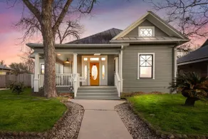 Southtown Charm: Pool, Arcade, Casita, King Beds - Image 5