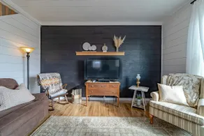 Gorgeous 4BR Valleyview | WoodStove | Deck | W/D - Image 3
