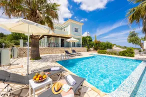 Villa Eleni Agios Stephanos - Image 2