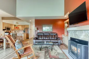 Refined golf course resort home on the fairway with a private hot tub - Image 4