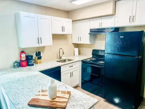 Cozy Comfort 1BR – Renovated, Private, Pet Welcome - Image 3