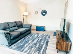 Cozy Comfort 1BR – Renovated, Private, Pet Welcome - Image 2
