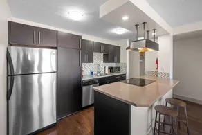 Mins to Saddledome |Free Parking |Central DT Condo - Image 2