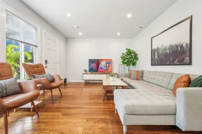 Charming 2BR/1BA Apt in Burlingame, Close to SFO - Image 2