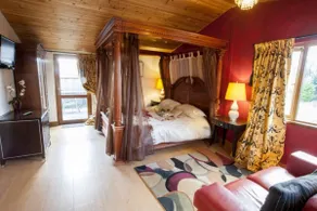 Bouscat Lodge - Still Rabbit - Hot Tub - Yorkshire - Image 2