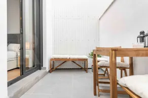 Fresh & stylish apartment with parking by REMS - Image 3
