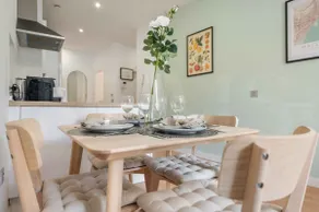 Fresh & stylish apartment with parking by REMS - Image 5
