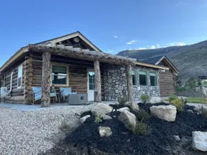Private Mtn Lodge w/Fish Pond and Private Hot Tub - Image 5