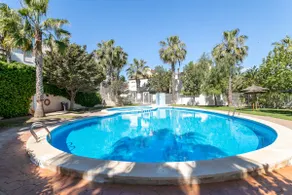 Beach house with pools E - Image 2