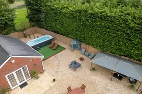 Stratford-upon-Avon 4BR Family Mansion on 1 acre with Pool, Gym & BBQ! - Image 3