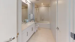 Steps to Metro 1 den BR | Business Center - Image 2