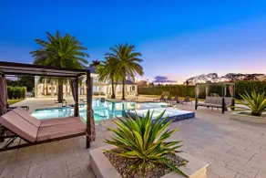 7BR Villa with Pool, Jacuzzi, Pickleball / Bball - Image 3