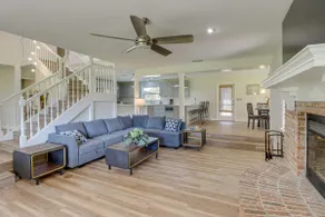 Private Pool & Lake Views: Family Home in Oxford - Image 3
