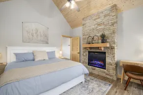 Stunning Cabin • Fantastic Views • Mins to SDC - Image 4