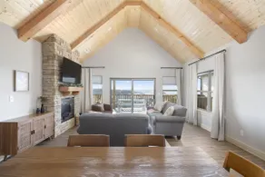 Stunning Cabin • Fantastic Views • Mins to SDC - Image 3