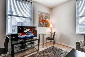 Near Metro 2 BR | Gym + Rooftop | Min's to Metro - Image 4