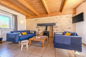 Gîte with private heated pool - Image 5
