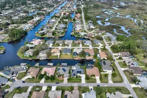 Waterfront Home with Pool,  Hot Tub, Dock, Game Room & 10 minutes to the Beach - Image 5