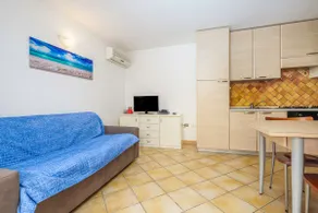 Maison de vacances \"Résidence Orizzonti App N 21\" avec vue sur la mer, 2 terrasses & portable A/C - Image 2