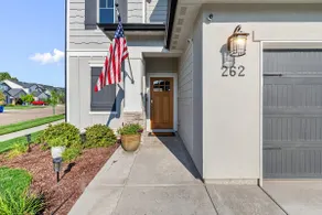 Cozy Charming Home in Eagle Id - Image 3