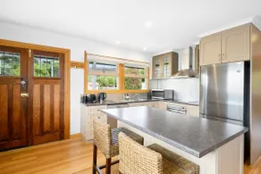 LuCo House Stanley | Spacious Coastal Escape - Image 3