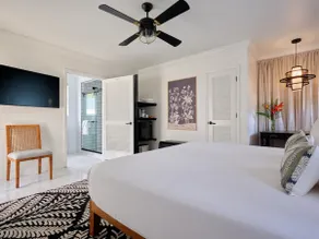 Elegant Puakenikeni Suite- Historic & Ground Floor - Image 5