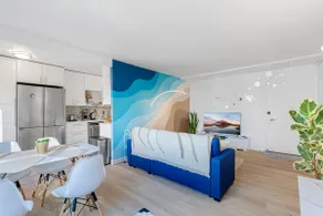 2BR Designer Condo, Free Parking, Convention Ctr - Image 2