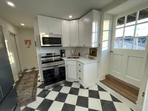 Manayunk Studio w/ Deck & Walk to Main St - Image 4